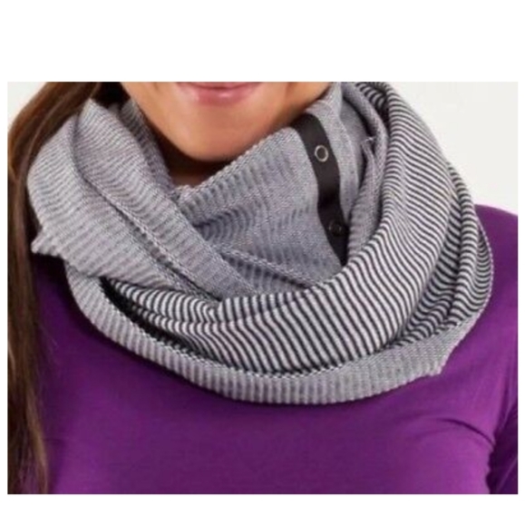 Vinyasa Scarf - Picture 1 of 3